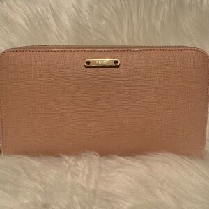 🩷🩷Fendi Zipper Wallet🩷🩷